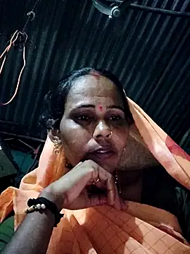 Snapshot of Pooja750 chatting on October 7, 2025, 2:40 pm Pooja750 online show from October 7, 2025, 2:40 pm