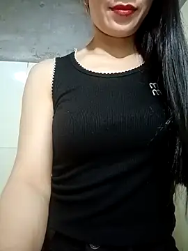 Snapshot of Vyvyy06 chatting on October 2, 2025, 1:31 am Vyvyy06 online show from October 2, 2025, 1:31 am