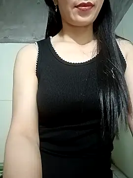 Snapshot of Vyvyy06 chatting on September 28, 2025, 12:12 pm Vyvyy06 online show from September 28, 2025, 12:12 pm