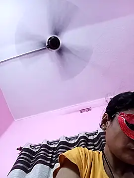 Snapshot of Gullapi chatting on October 5, 2025, 7:37 pm Gullapi online show from October 5, 2025, 7:37 pm