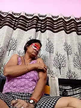 Snapshot of Gullapi chatting on October 5, 2025, 7:32 am Gullapi online show from October 5, 2025, 7:32 am