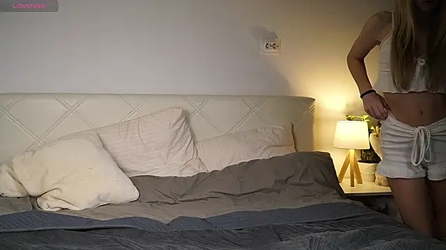 KaeliaScorch online show from February 15, 2026, 12:15 pm