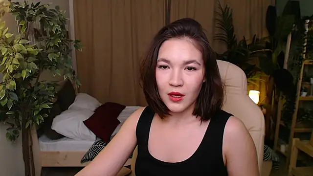 Halle Berrry online show from November 11, 2025, 2:12 pm