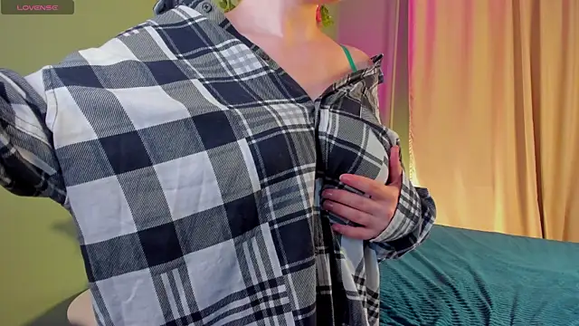 Snapshot of Penny_Stanley chatting on October 18, 2025, 1:51 am Penny Stanley online show from October 18, 2025, 1:51 am