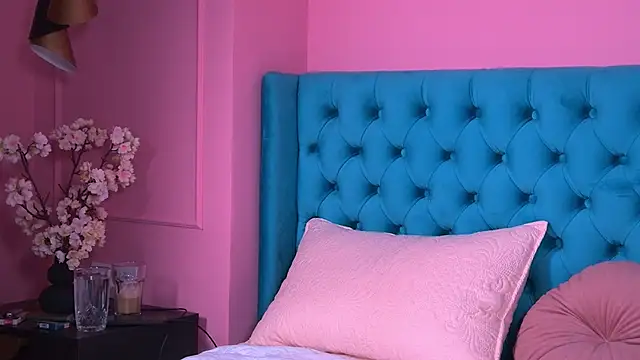 AlyraRose online show from September 26, 2025, 3:19 pm