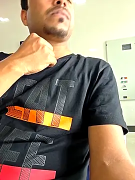 Snapshot of BindaasBong chatting on October 7, 2025, 5:08 am BindaasBong online show from October 7, 2025, 5:08 am