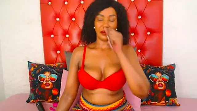 GaggingQueen32 online show from November 30, 2025, 5:36 pm