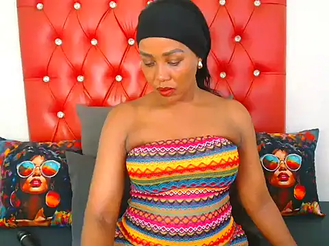 GaggingQueen32 online show from October 22, 2025, 4:06 pm