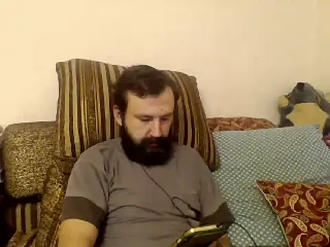 vihand22 online show from October 10, 2025, 4:02 am