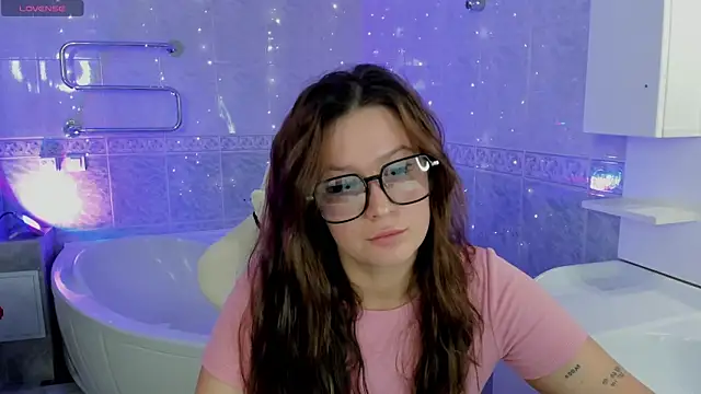 Snapshot of Kate_Lil_ chatting on September 14, 2025, 9:20 am Kate Lil online show from September 14, 2025, 9:20 am