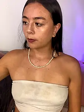 Snapshot of Gaby_7770 chatting on November 4, 2025, 8:56 pm Gaby 7770 online show from November 4, 2025, 8:56 pm