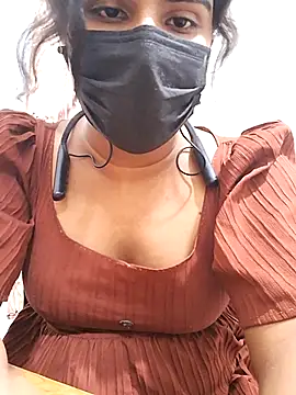 BeautyGirl sara online show from November 12, 2025, 7:01 am