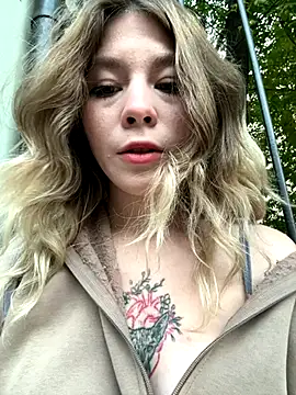 Mimiumuy online show from September 18, 2025, 3:48 pm