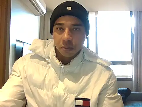 JUNINHOLEKE online show from September 13, 2025, 10:48 am