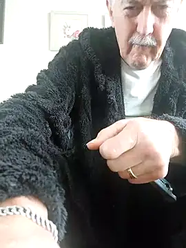 slaveman4you online show from December 22, 2025, 10:48 am