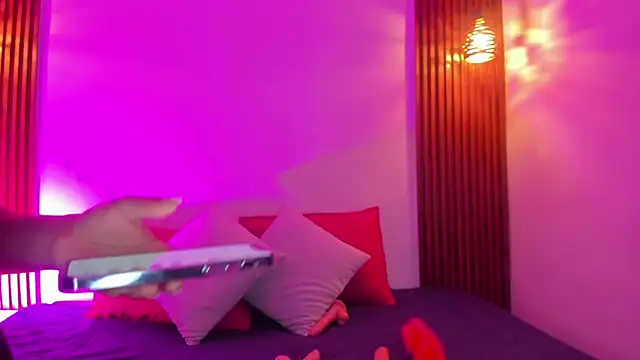 zoe evans5 online show from October 30, 2025, 11:52 am