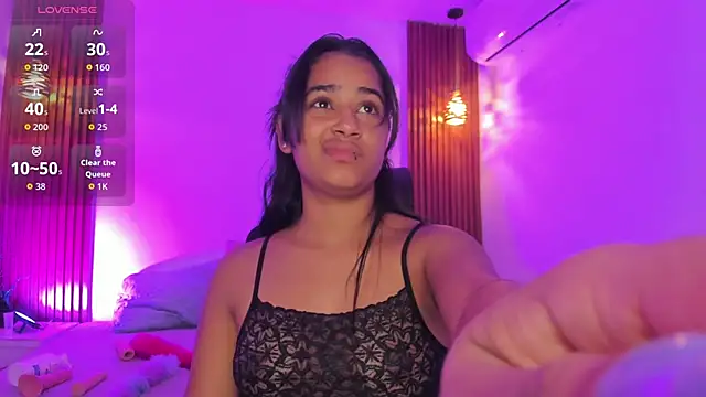 zoe evans5 online show from October 20, 2025, 11:44 am