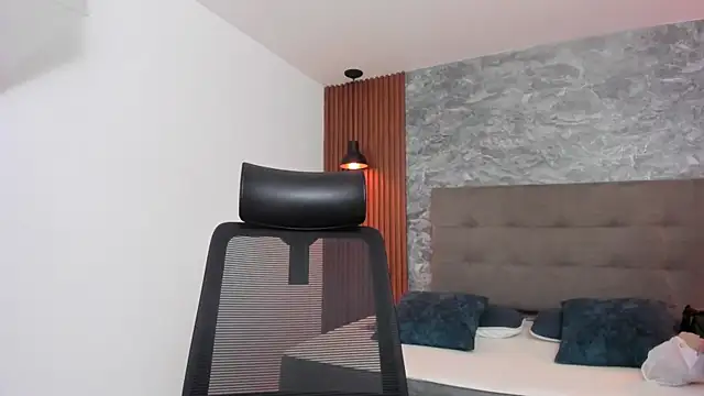 zoe evans5 online show from October 11, 2025, 12:06 pm