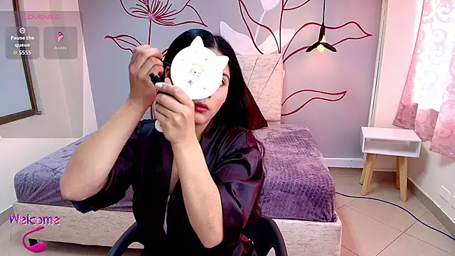 Honey Love   online show from October 10, 2025, 1:56 pm