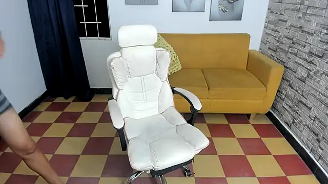 Snapshot of andres_sant chatting on October 16, 2025, 3:04 am andres sant online show from October 16, 2025, 3:04 am