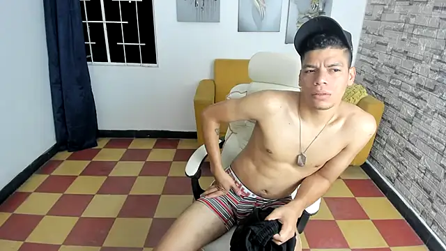 Snapshot of andres_sant chatting on October 13, 2025, 2:35 am andres sant online show from October 13, 2025, 2:35 am