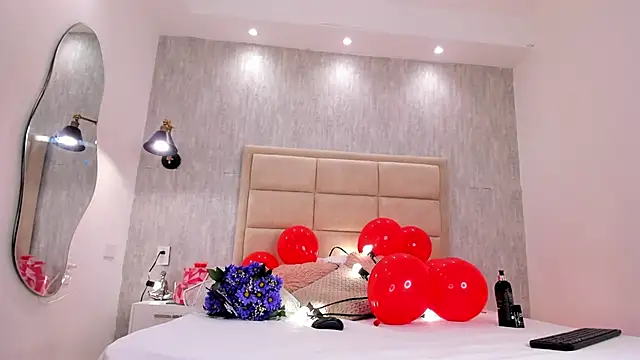 Snapshot of MiaaCollinss_ chatting on September 8, 2025, 11:04 pm MiaaCollinss online show from September 8, 2025, 11:04 pm