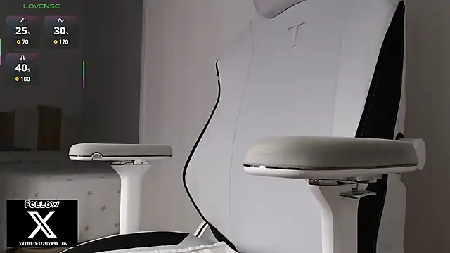 delgadopollon1991 online show from January 13, 2026, 11:19 pm