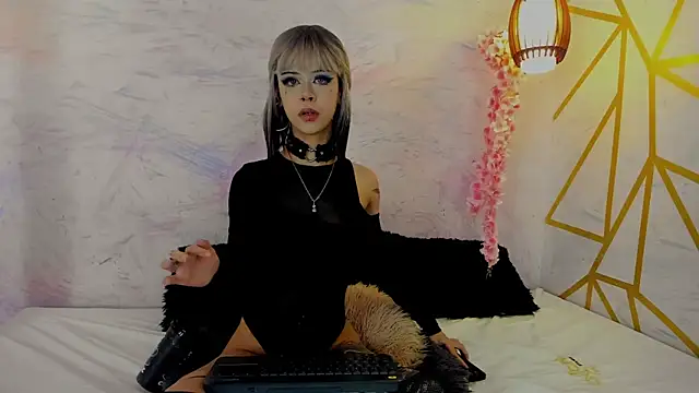 Snapshot of badfairy chatting on September 24, 2025, 2:18 am badfairy online show from September 24, 2025, 2:18 am