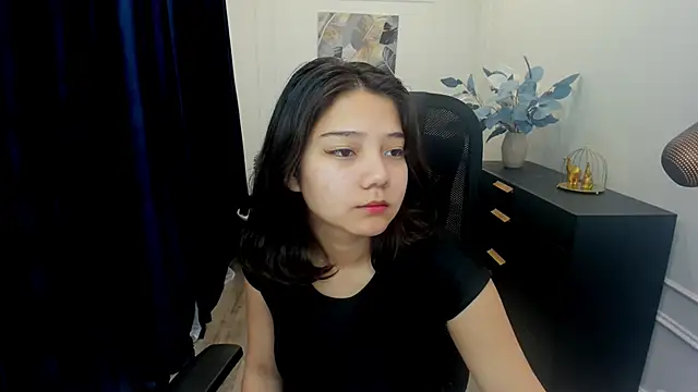 ElliVensda online show from September 16, 2025, 7:26 pm