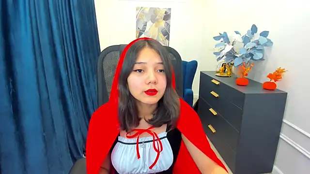 ElliVensda online show from October 16, 2025, 7:44 pm