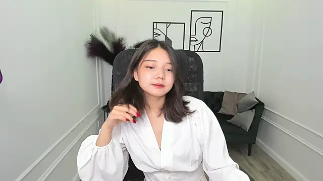 ElliVensda online show from September 24, 2025, 11:28 am