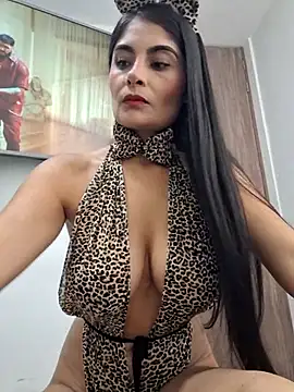 Snapshot of LaiaTorres1 chatting on October 29, 2025, 11:53 am LaiaTorres1 online show from October 29, 2025, 11:53 am