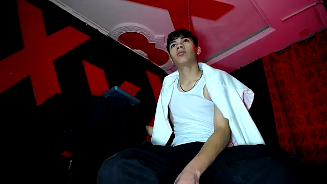 Snapshot of SemerHott chatting on September 30, 2025, 1:50 pm SemerHott online show from September 30, 2025, 1:50 pm