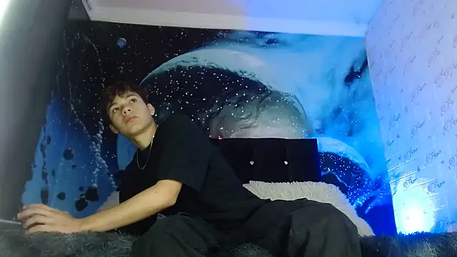 Snapshot of SemerHott chatting on October 11, 2025, 1:23 pm SemerHott online show from October 11, 2025, 1:23 pm