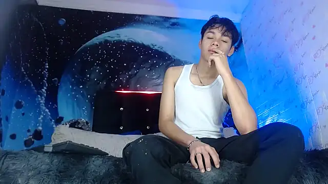 Snapshot of SemerHott chatting on October 15, 2025, 2:36 pm SemerHott online show from October 15, 2025, 2:36 pm