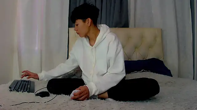 Snapshot of SemerHott chatting on September 17, 2025, 1:46 pm SemerHott online show from September 17, 2025, 1:46 pm