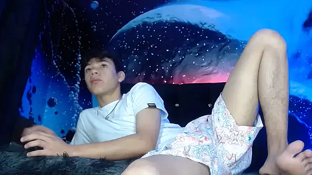 Snapshot of SemerHott chatting on October 9, 2025, 1:22 pm SemerHott online show from October 9, 2025, 1:22 pm