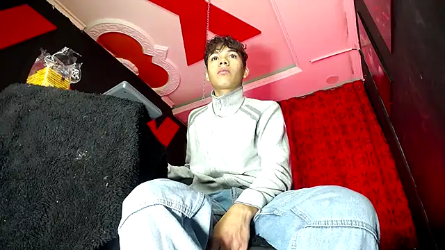 Snapshot of SemerHott chatting on September 25, 2025, 2:01 pm SemerHott online show from September 25, 2025, 2:01 pm