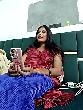 komi 33 online show from November 18, 2025, 6:00 pm