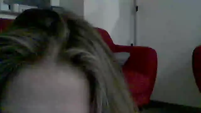 Snapshot of Emy092 chatting on September 23, 2025, 9:00 pm Emy092 online show from September 23, 2025, 9:00 pm