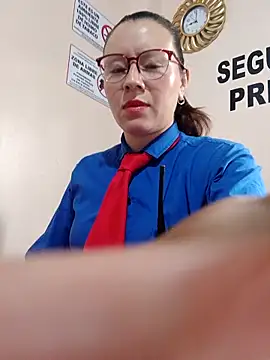 Snapshot of Hannah-colx chatting on October 14, 2025, 1:01 pm Hannah-colx online show from October 14, 2025, 1:01 pm