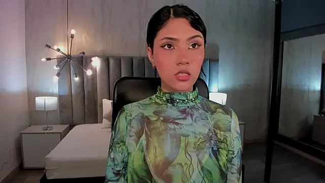 Snapshot of KymRoses chatting on October 21, 2025, 7:46 pm KymRoses online show from October 21, 2025, 7:46 pm