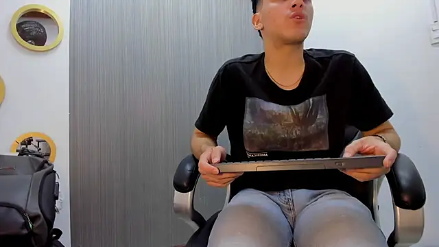 Alex Booy online show from September 10, 2025, 2:05 pm