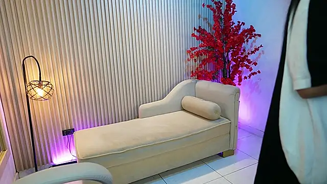 Snapshot of GiaNovak chatting on October 1, 2025, 11:36 am GiaNovak online show from October 1, 2025, 11:36 am