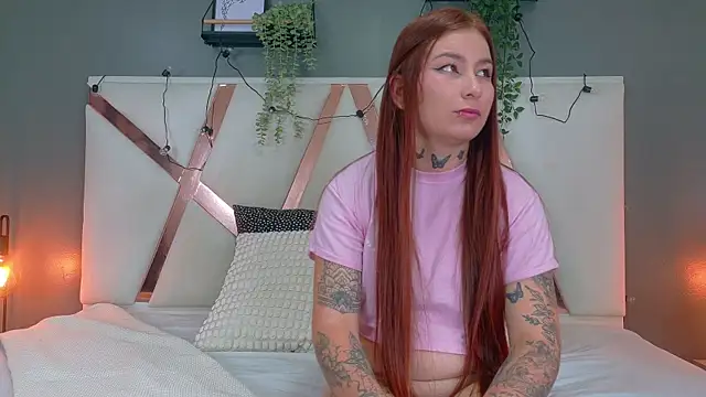 Snapshot of ScarlettVex__ chatting on October 5, 2025, 12:51 pm ScarlettVex online show from October 5, 2025, 12:51 pm