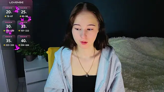 Mary Smitt online show from September 25, 2025, 6:47 pm