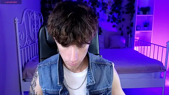 Snapshot of mark_caron chatting on October 4, 2025, 8:10 pm mark caron online show from October 4, 2025, 8:10 pm