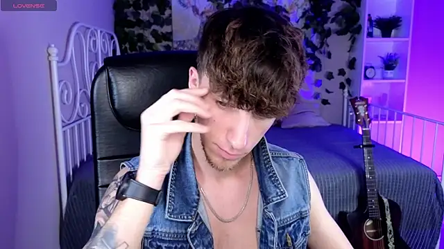 Snapshot of mark_caron chatting on October 3, 2025, 8:32 pm mark caron online show from October 3, 2025, 8:32 pm