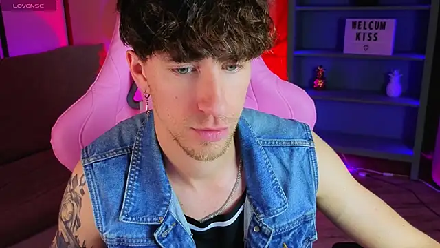 Snapshot of mark_caron chatting on October 19, 2025, 8:22 pm mark caron online show from October 19, 2025, 8:22 pm