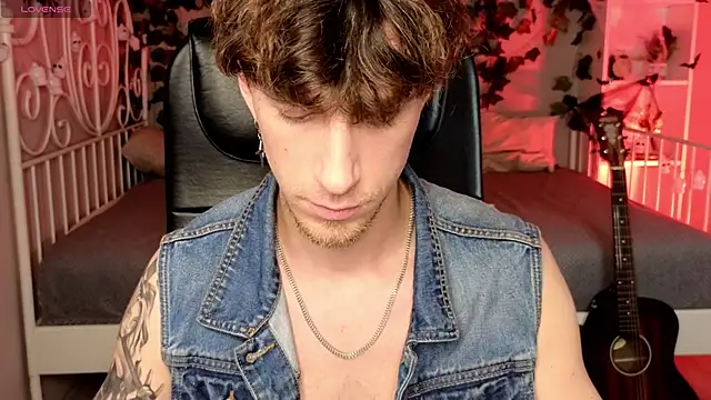 Snapshot of mark_caron chatting on October 23, 2025, 8:18 pm mark caron online show from October 23, 2025, 8:18 pm